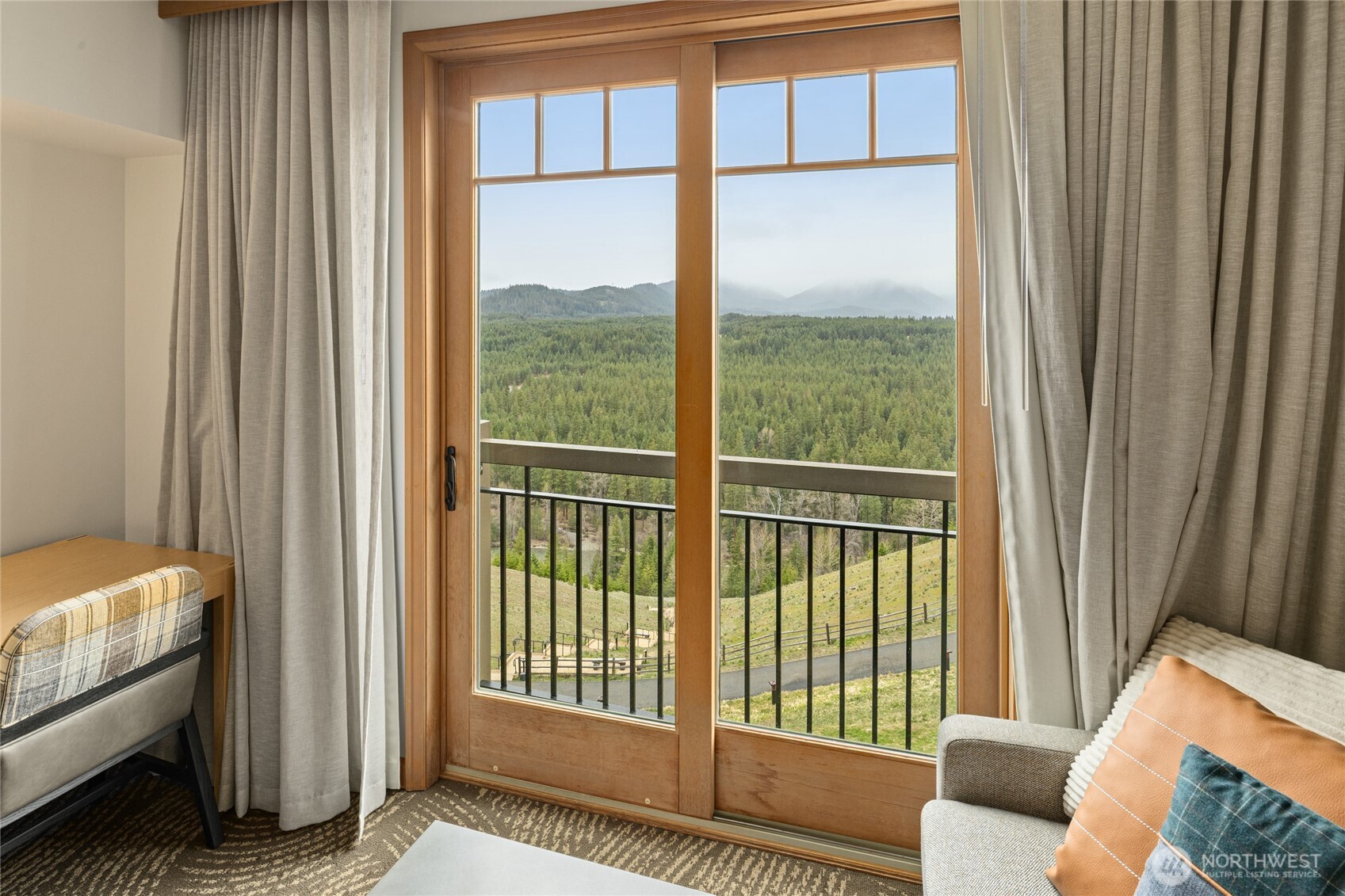 3600 Suncadia Trail, Unit 4049 Cle Elum, WA 98922 - Photo 10 of 26 a view of a bedroom with furniture and windows