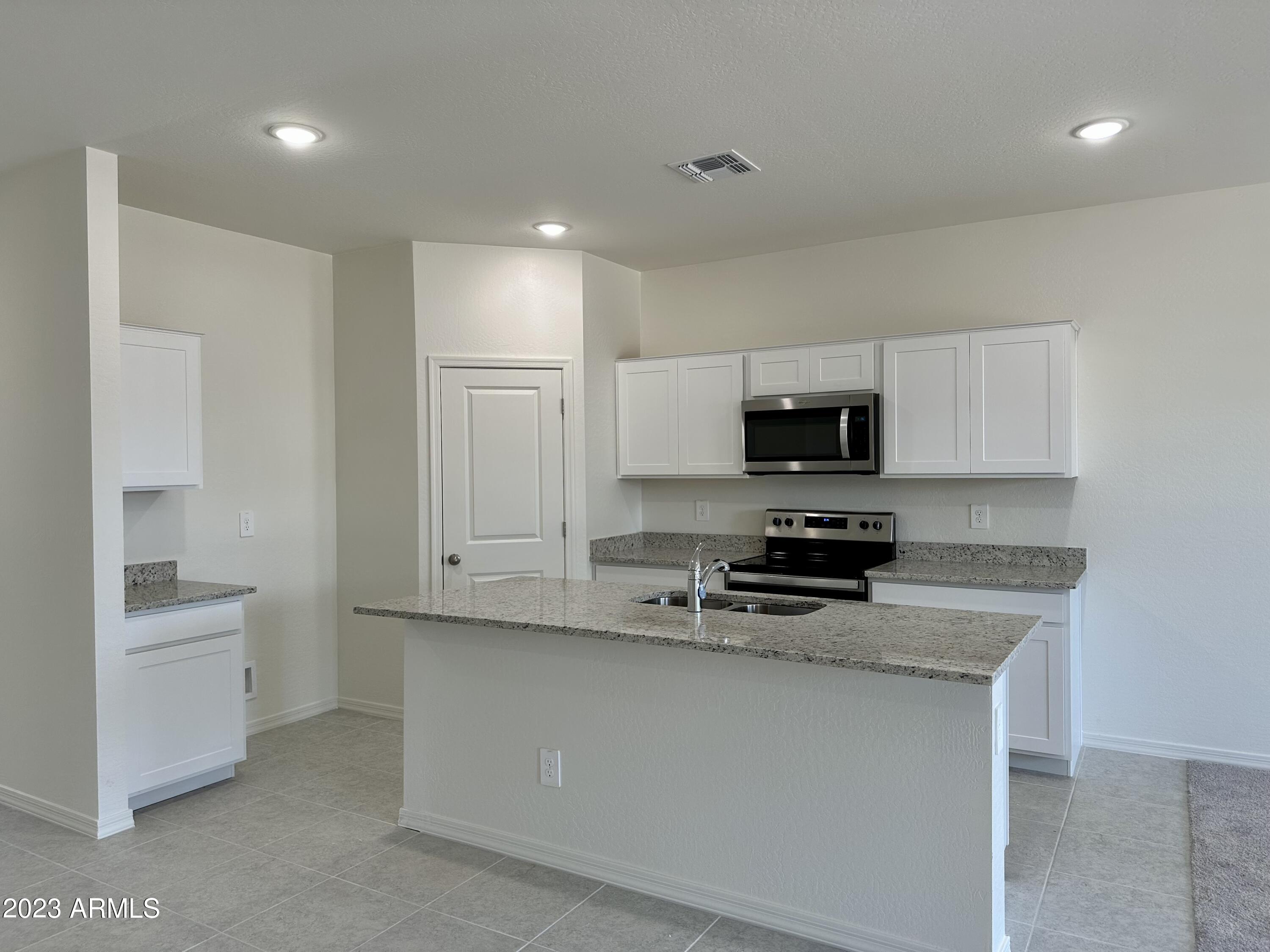 25280 Atlas Road Florence, AZ 85132 - Photo 3 of 12 IMG_2085