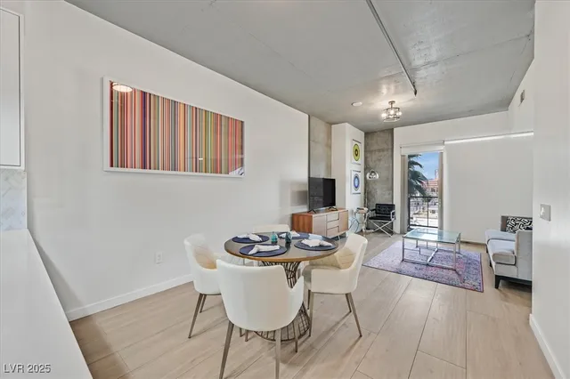 $2,495 | 353 East Bonneville Avenue, Unit 433, Las Vegas, NV 89101