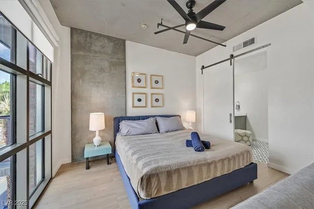 $2,495 | 353 East Bonneville Avenue, Unit 433, Las Vegas, NV 89101