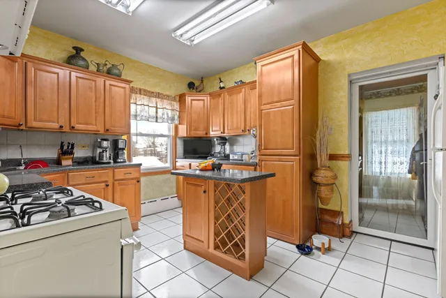 $437,900 | 4222 Prescott Avenue, Lyons, IL 60534