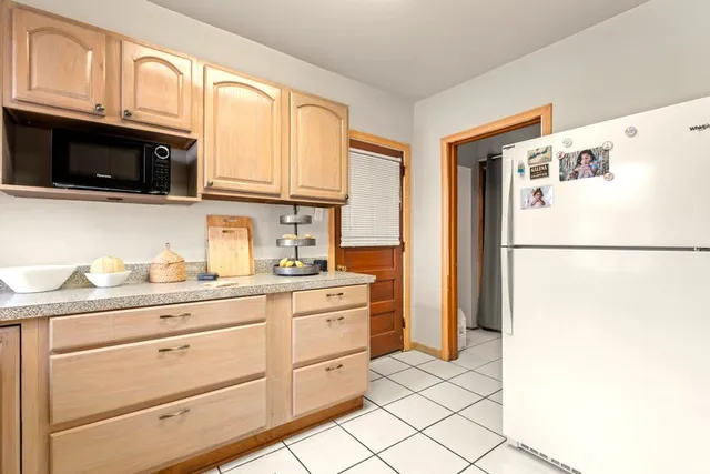 $437,900 | 4222 Prescott Avenue, Lyons, IL 60534