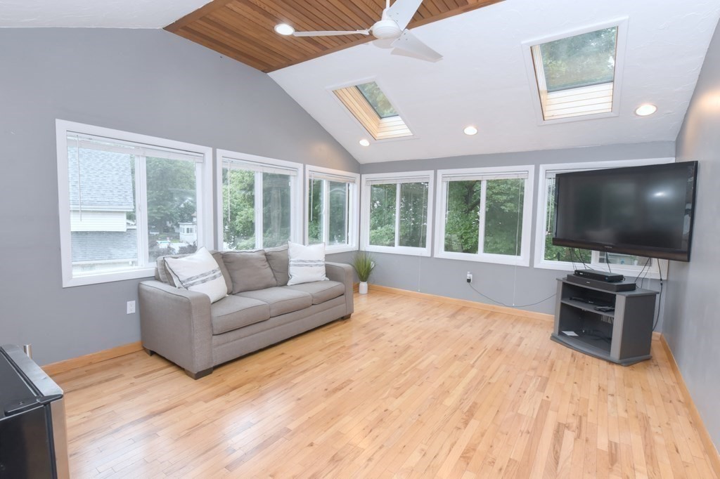 62 Wright Street Stoneham, MA 02180 - Photo 14 of 39