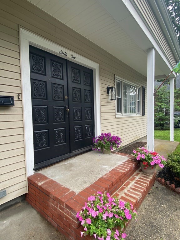 62 Wright Street Stoneham, MA 02180 - Photo 2 of 39