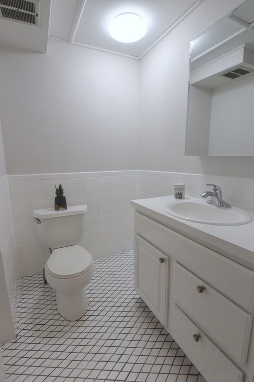 62 Wright Street Stoneham, MA 02180 - Photo 24 of 39