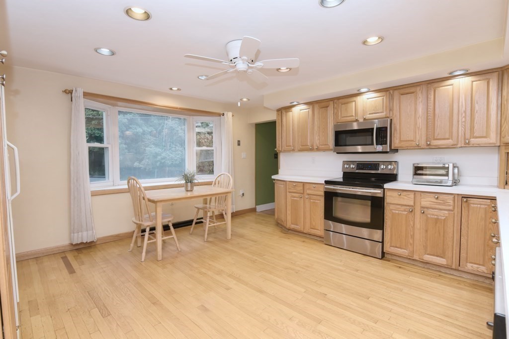 62 Wright Street Stoneham, MA 02180 - Photo 9 of 39