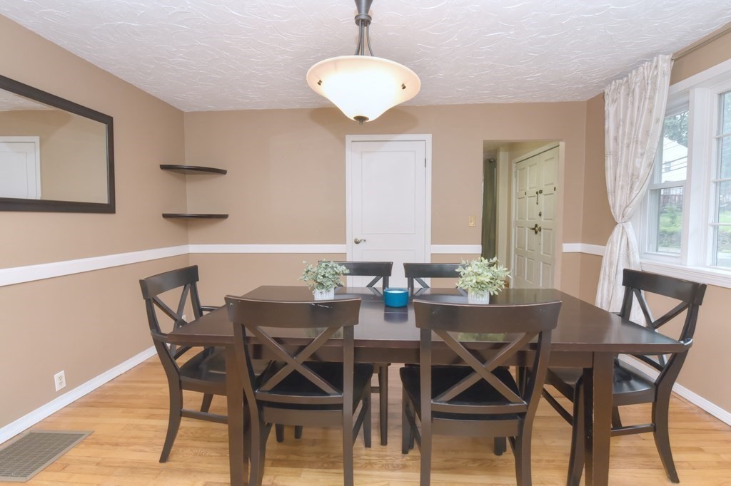 62 Wright Street Stoneham, MA 02180 - Photo 10 of 39