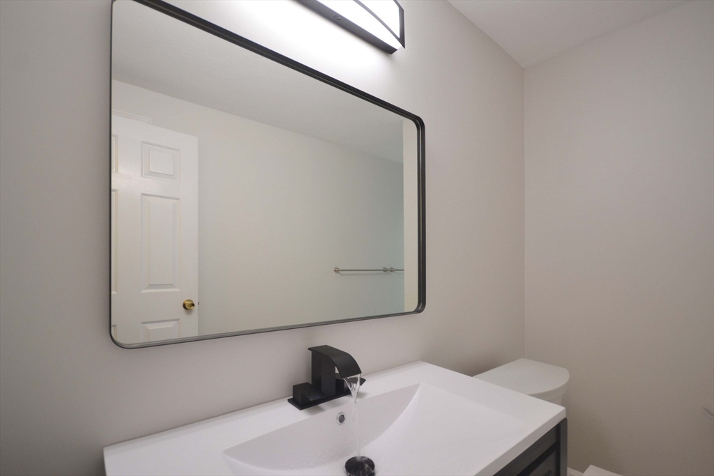 11 Simone Street Worcester, MA 01604 - Photo 18 of 33 Gallery Image 18