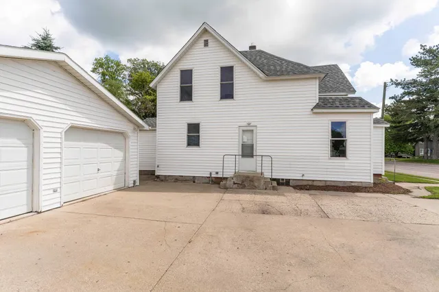 $158,000 | 218 East Main Street, Cyrus, MN 56323