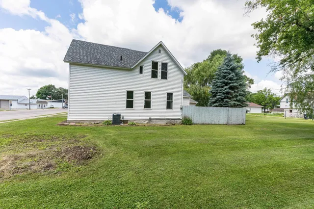 $149,900 | 218 East Main Street, Cyrus, MN 56323