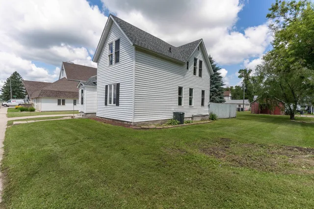 $149,900 | 218 East Main Street, Cyrus, MN 56323