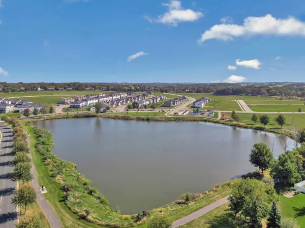 $372,796 | 186 HUNTINGTON Drive, Waconia, MN 55387
