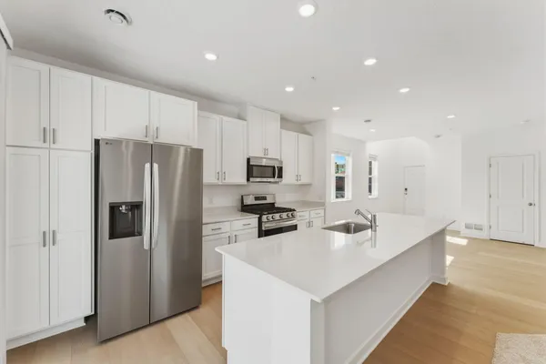 $372,796 | 186 HUNTINGTON Drive, Waconia, MN 55387