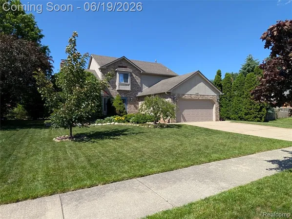 $393,000 | 16883 Kenneth Drive, Macomb, MI 48044