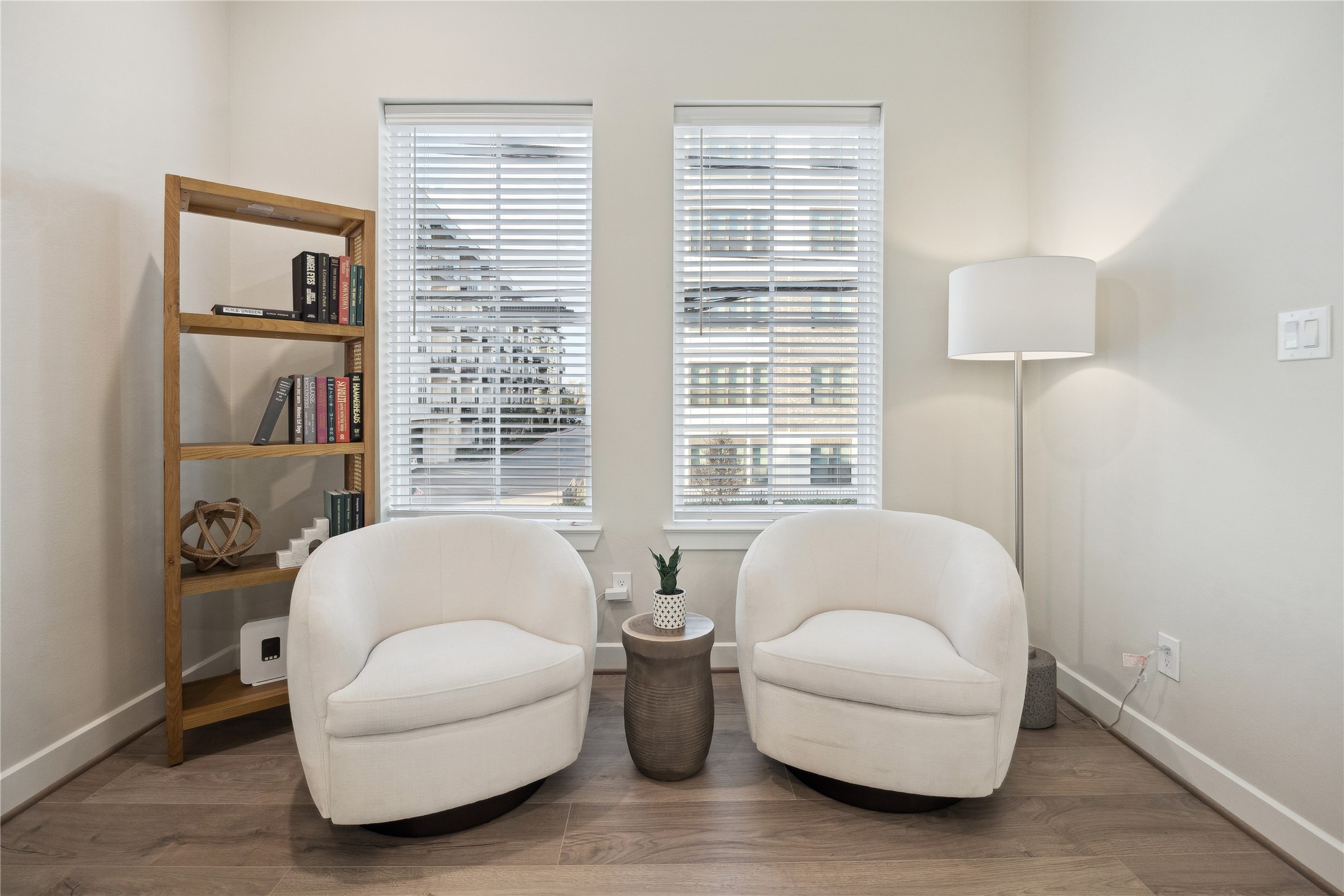 3099 Hicks Street Houston, TX 77007 - Photo 11 of 19
Representative photo. Layout and selections may vary.