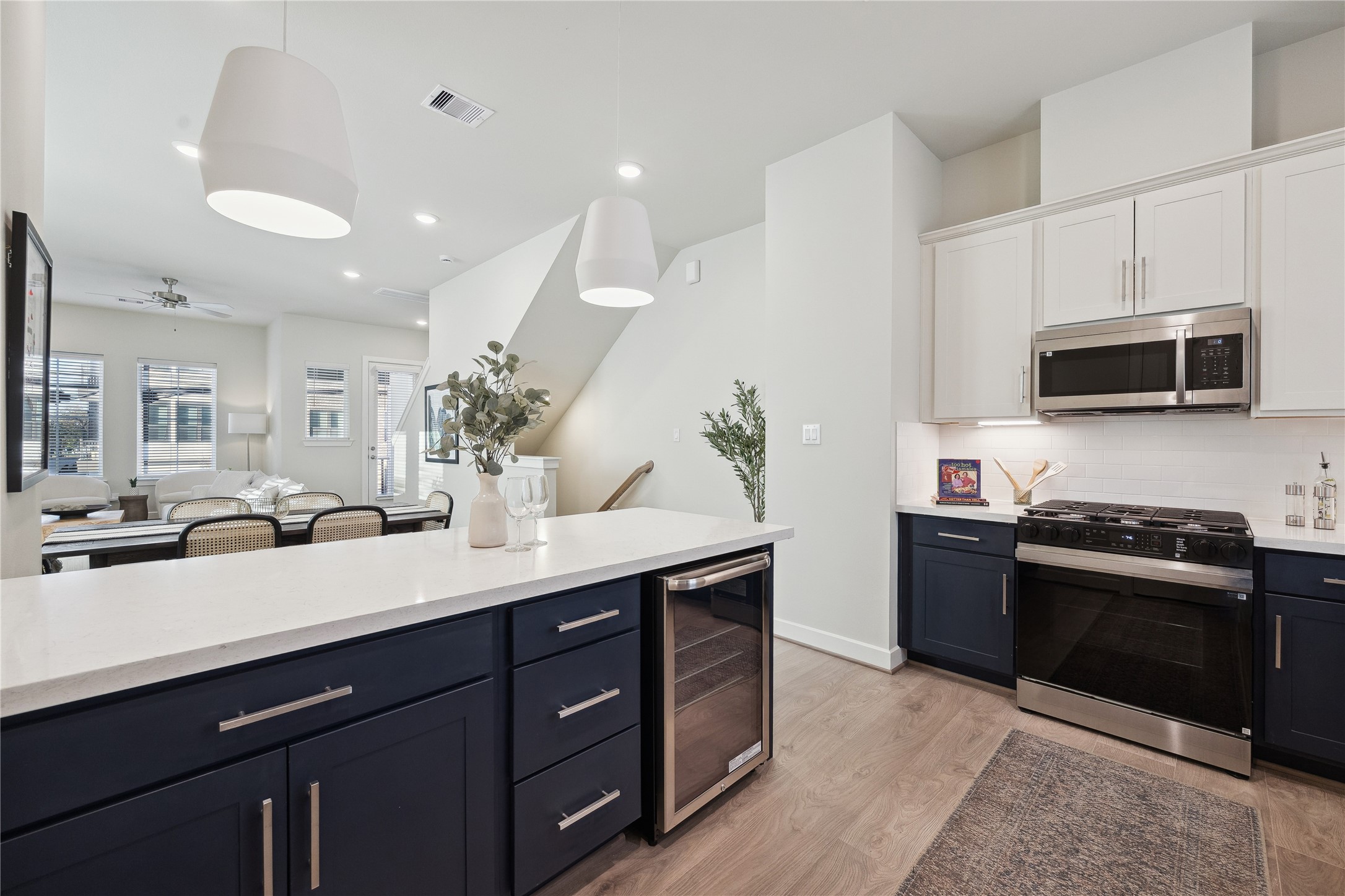 3099 Hicks Street Houston, TX 77007 - Photo 8 of 19
Representative photo. Layout and selections may vary.