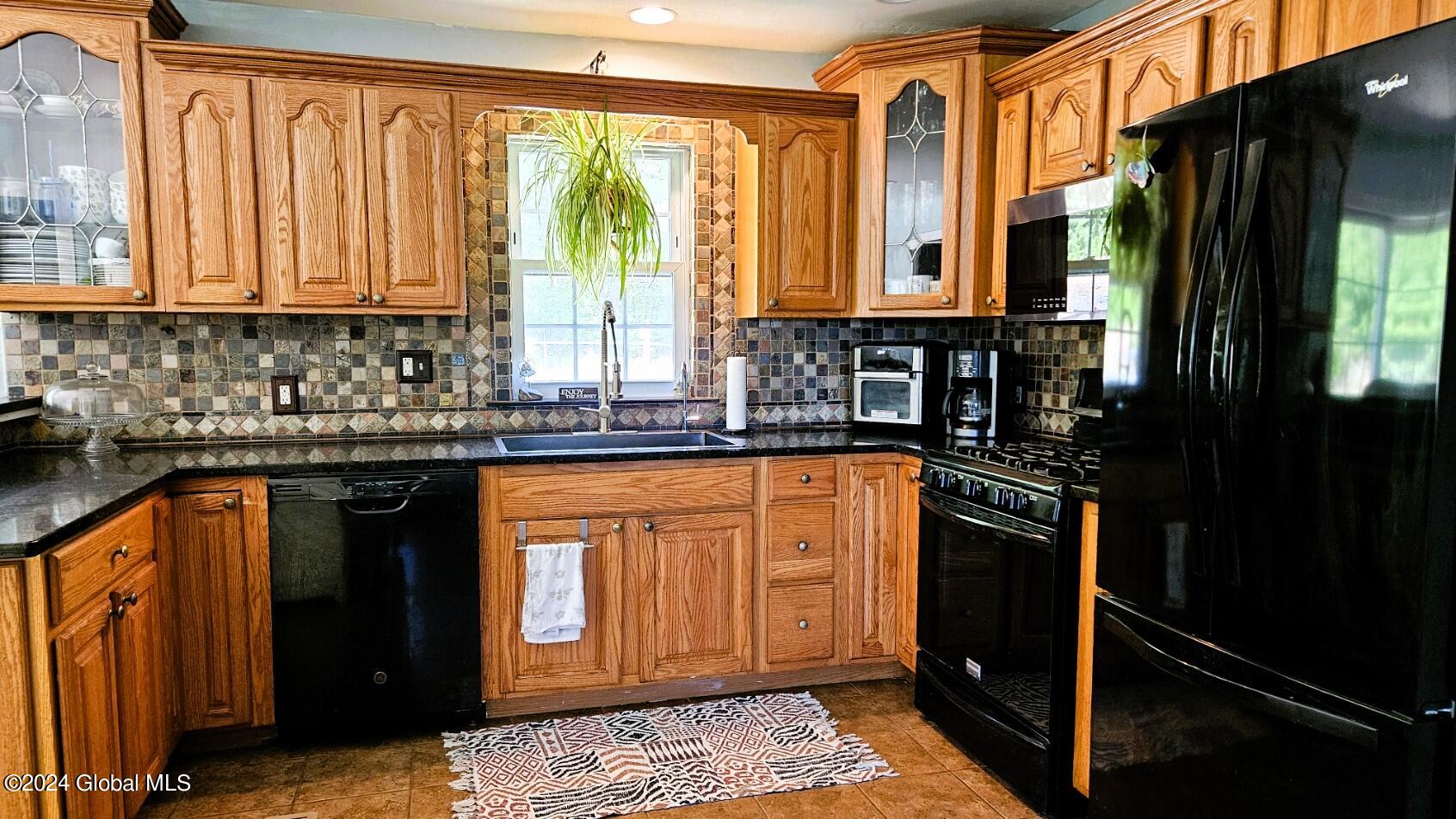 196 Progress Road Gloversville, NY 12078 - Photo 7 of 71 k2
