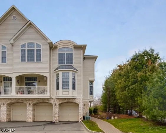 $5,100 | 325 Edmonton Court, Livingston, NJ 07039