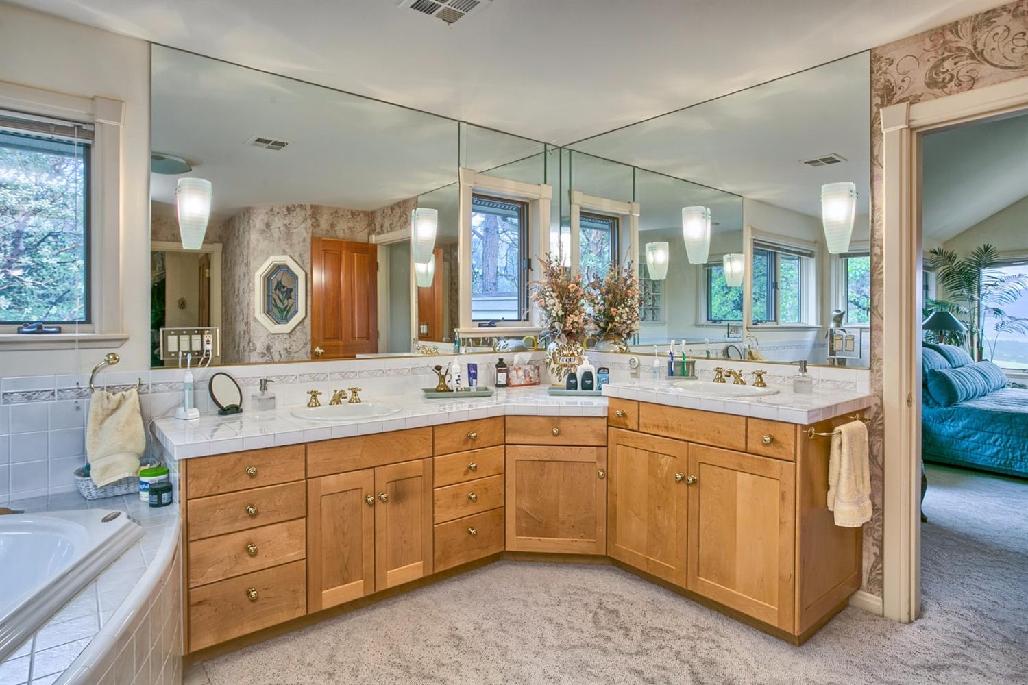 6556 Hillcrest Road Medford, OR 97504 - Photo 20 of 35 Additional Photo