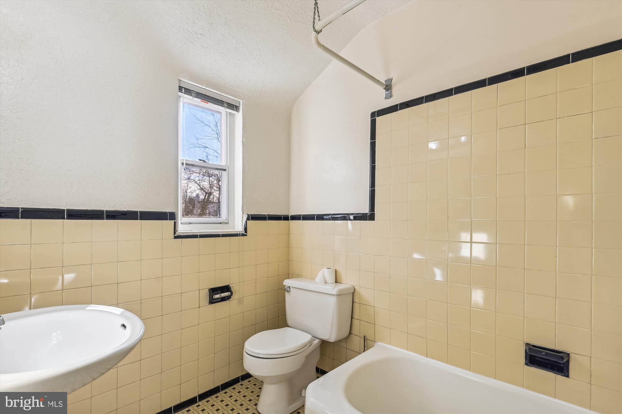 2604 Ross Road Chevy Chase, MD 20815 - Photo 13 of 53 Full Bathroom on Upper Level