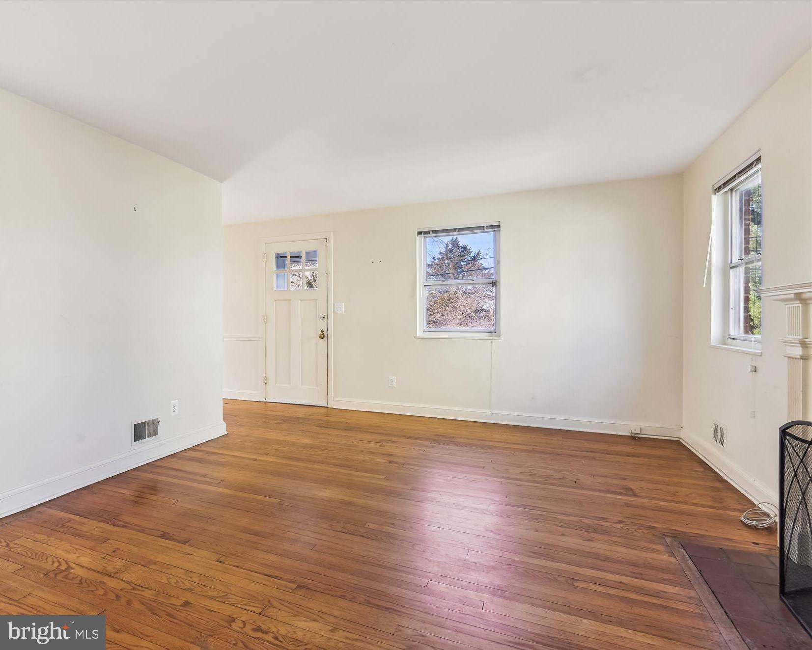 2604 Ross Road Chevy Chase, MD 20815 - Photo 4 of 53 Living Room