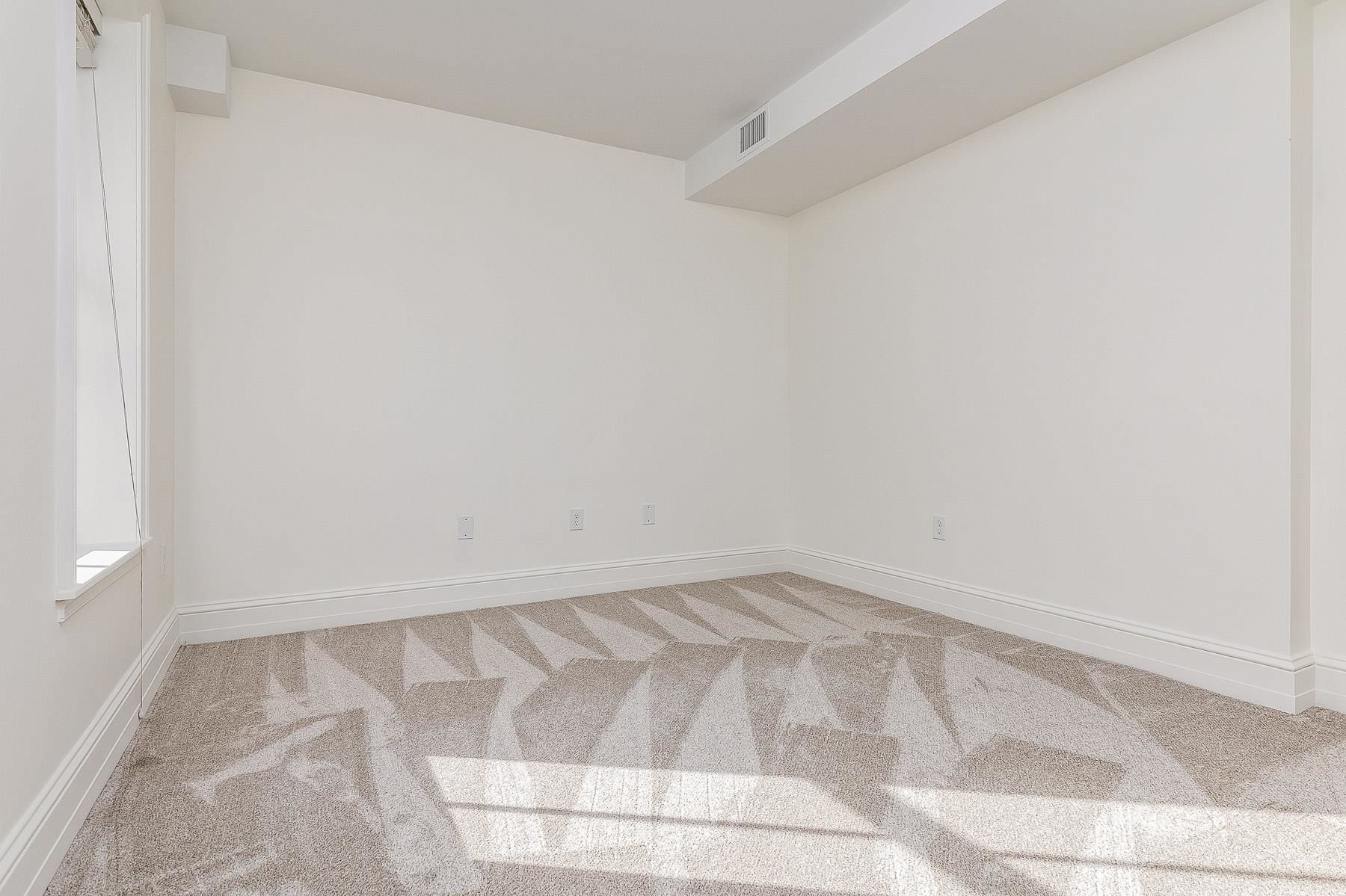 18 Congress Street, Unit 308 Portsmouth, NH 03801 - Photo 20 of 33