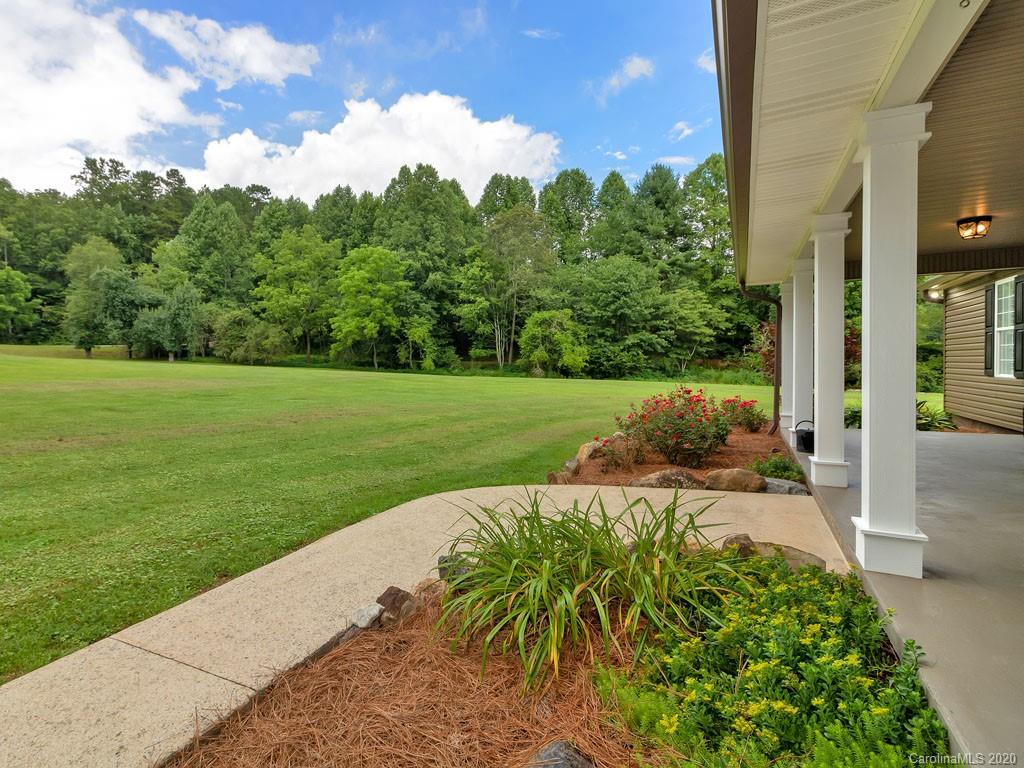 480 Clement Road Brevard, NC 28712 - Photo 7 of 44 Gallery Image 7