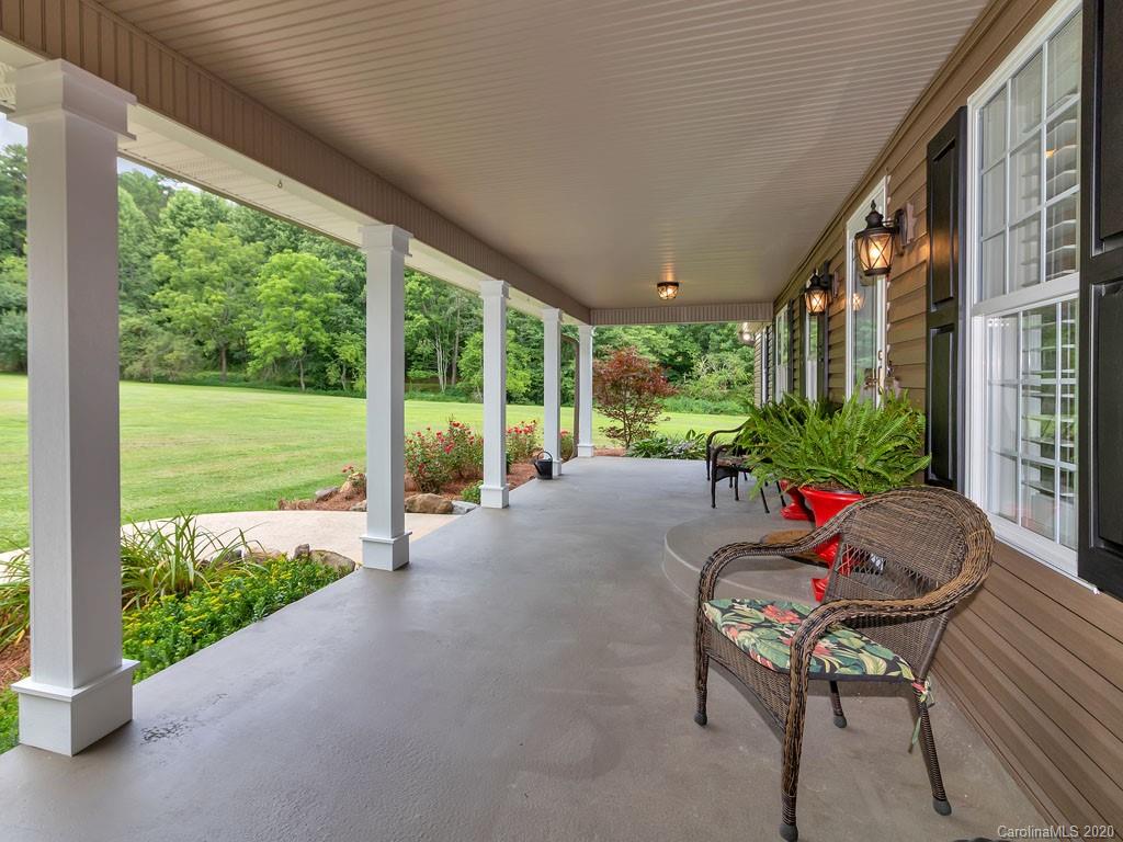 480 Clement Road Brevard, NC 28712 - Photo 8 of 44 Gallery Image 8