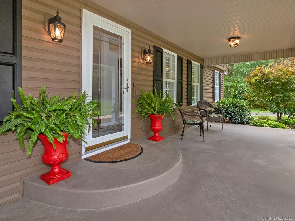 480 Clement Road Brevard, NC 28712 - Photo 9 of 44 Gallery Image 9