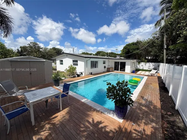 $799,900 | 310 Northeast 12th Avenue, Pompano Beach, FL 33060