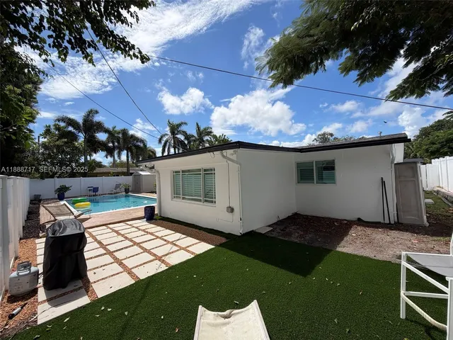 $799,900 | 310 Northeast 12th Avenue, Pompano Beach, FL 33060