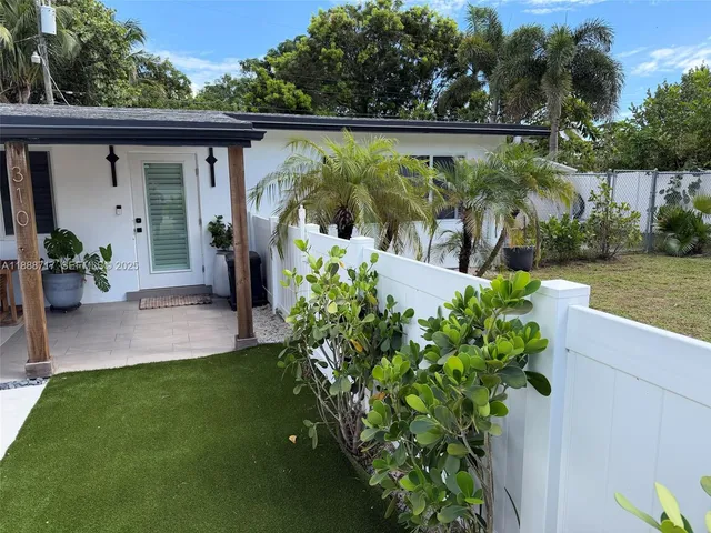 $799,900 | 310 Northeast 12th Avenue, Pompano Beach, FL 33060