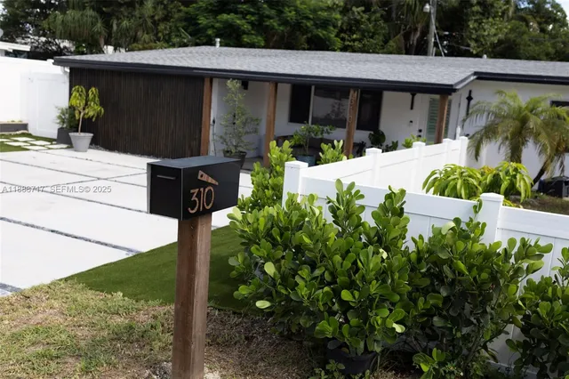 $799,900 | 310 Northeast 12th Avenue, Pompano Beach, FL 33060