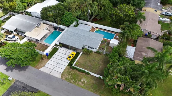 $799,900 | 310 Northeast 12th Avenue, Pompano Beach, FL 33060