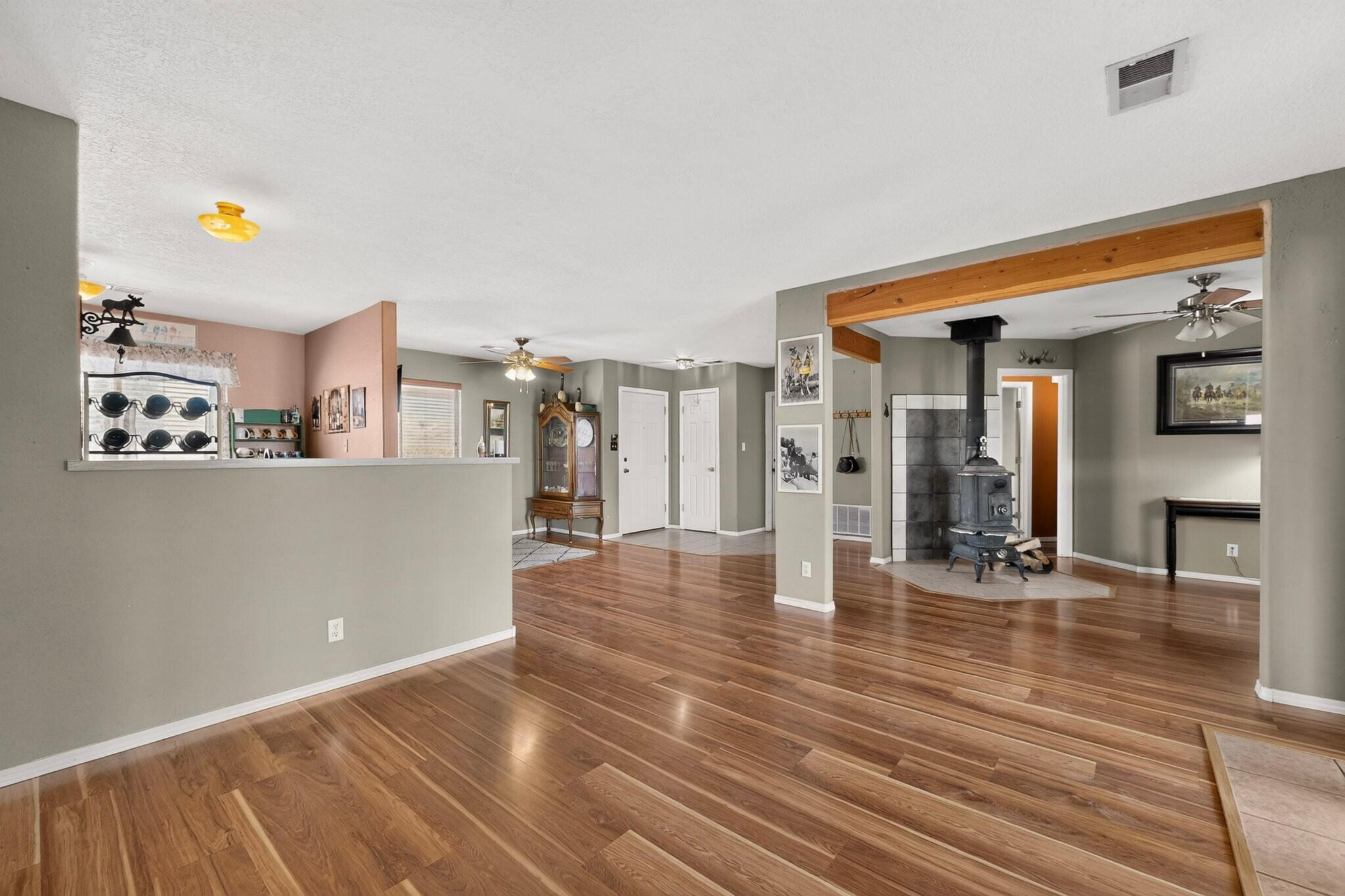 301 2nd Street Northeast Rio Rancho, NM 87124 - Photo 11 of 35 Gallery Image 11