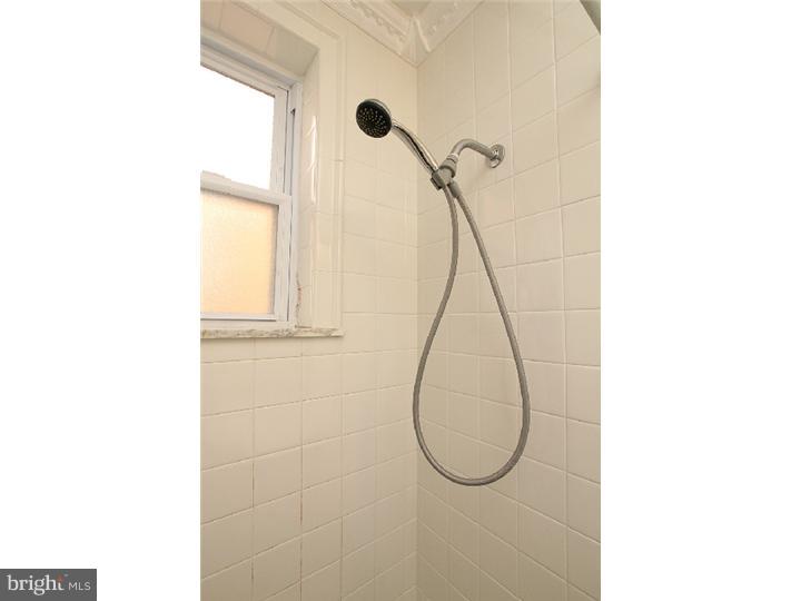 2429 South Garnet Street Philadelphia, PA 19145 - Photo 14 of 22 Bathroom