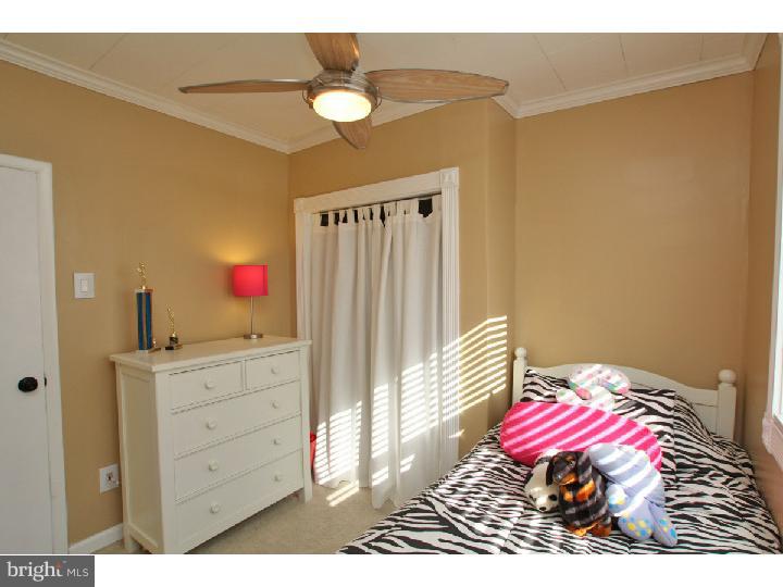 2429 South Garnet Street Philadelphia, PA 19145 - Photo 16 of 22 Bedroom 3