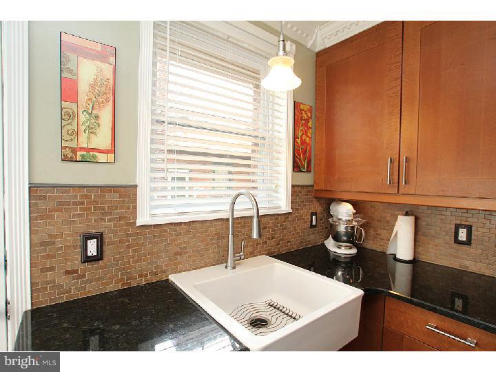 2429 South Garnet Street Philadelphia, PA 19145 - Photo 10 of 22 Kitchen