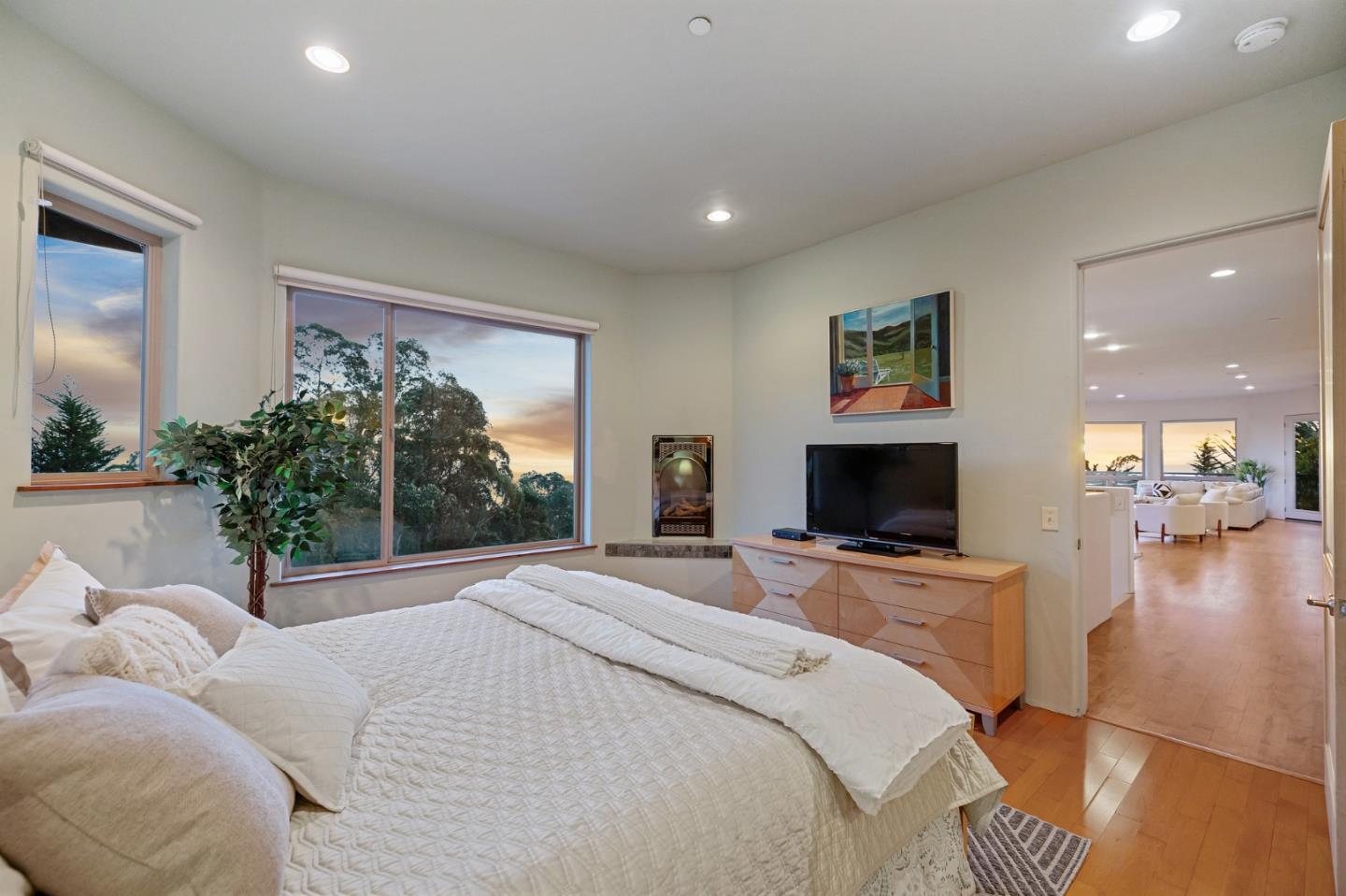 236 Del Monte Road El Granada, CA 94019 - Photo 19 of 84 Gallery Image 19