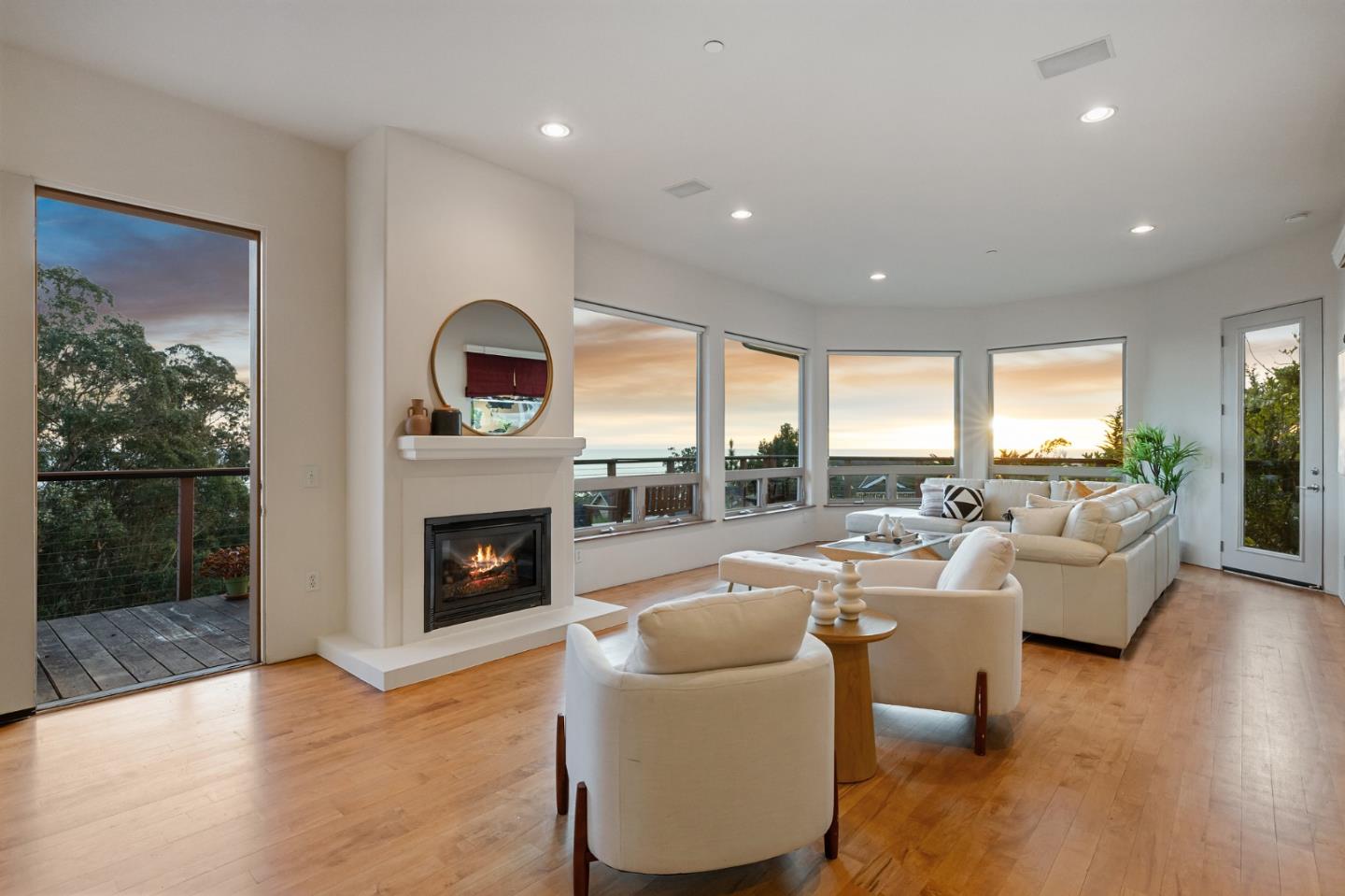 236 Del Monte Road El Granada, CA 94019 - Photo 5 of 84 Gallery Image 5