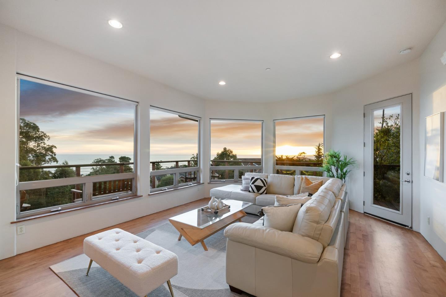 236 Del Monte Road El Granada, CA 94019 - Photo 6 of 84 Gallery Image 6