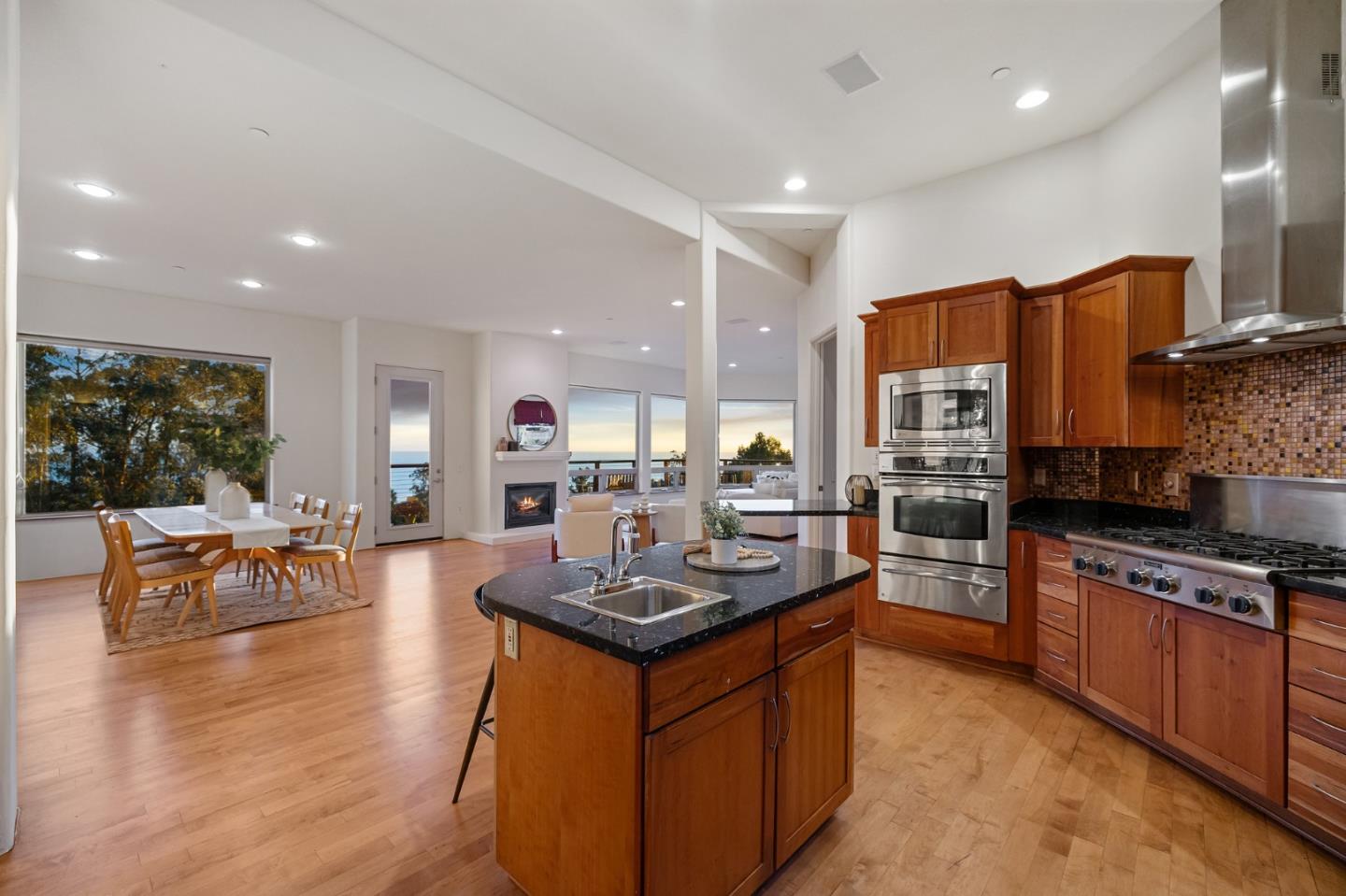 236 Del Monte Road El Granada, CA 94019 - Photo 10 of 84 Gallery Image 10