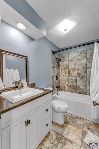 $233,572 | 320 Harrison Court, Auburn, KS 66402