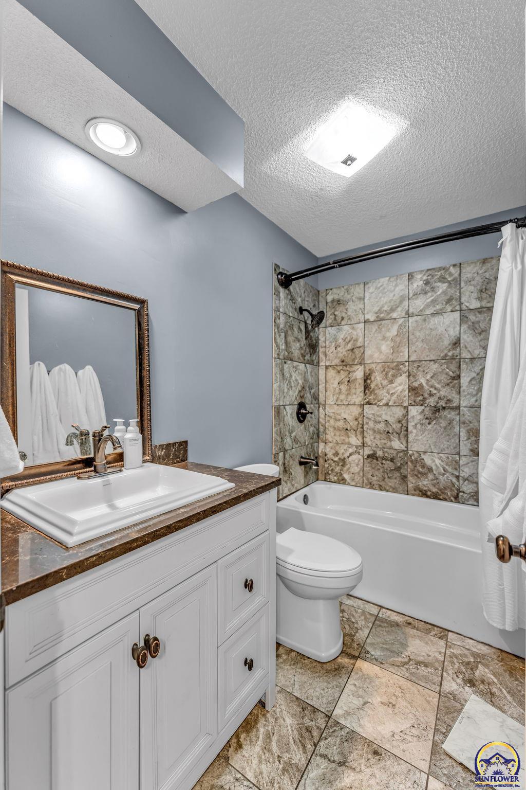 320 Harrison Court Auburn, KS 66402 - Photo 15 of 33