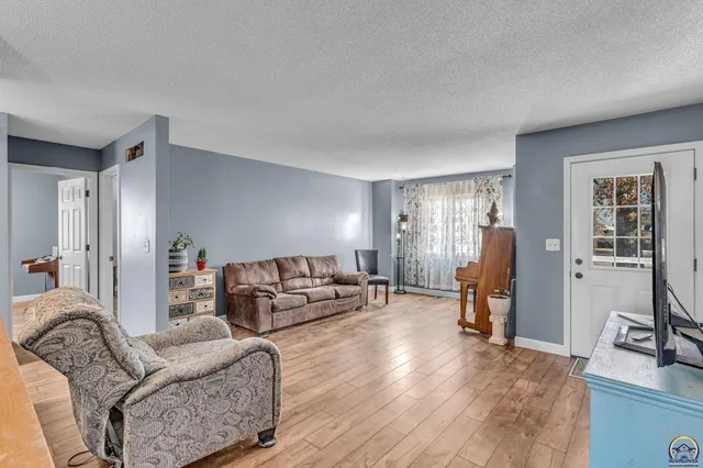 $233,572 | 320 Harrison Court, Auburn, KS 66402