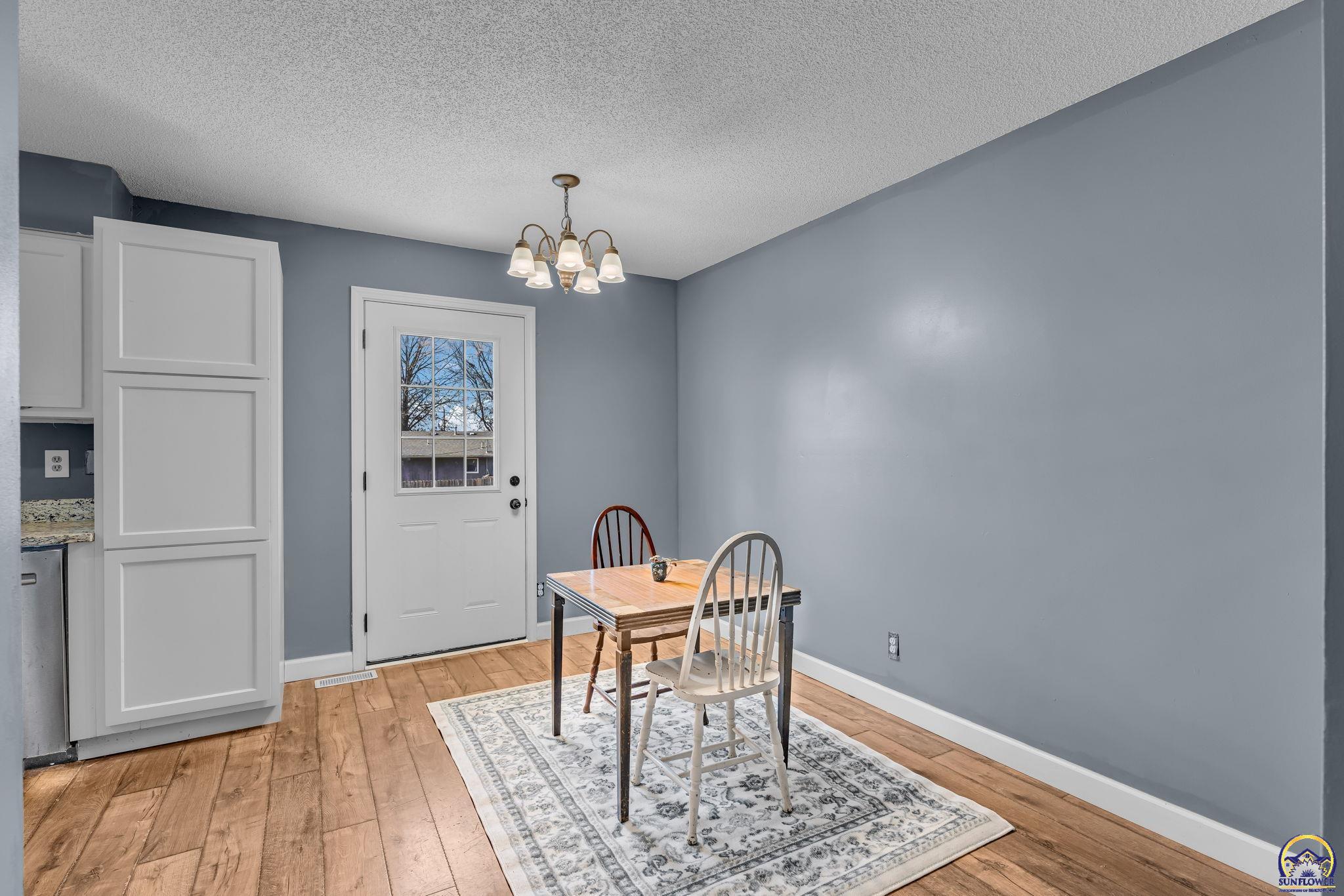 320 Harrison Court Auburn, KS 66402 - Photo 6 of 33