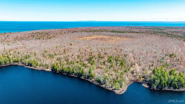 $99,900 | 5-26 Keweenaw Pass Rd Lake, Lake Linden, MI 49945