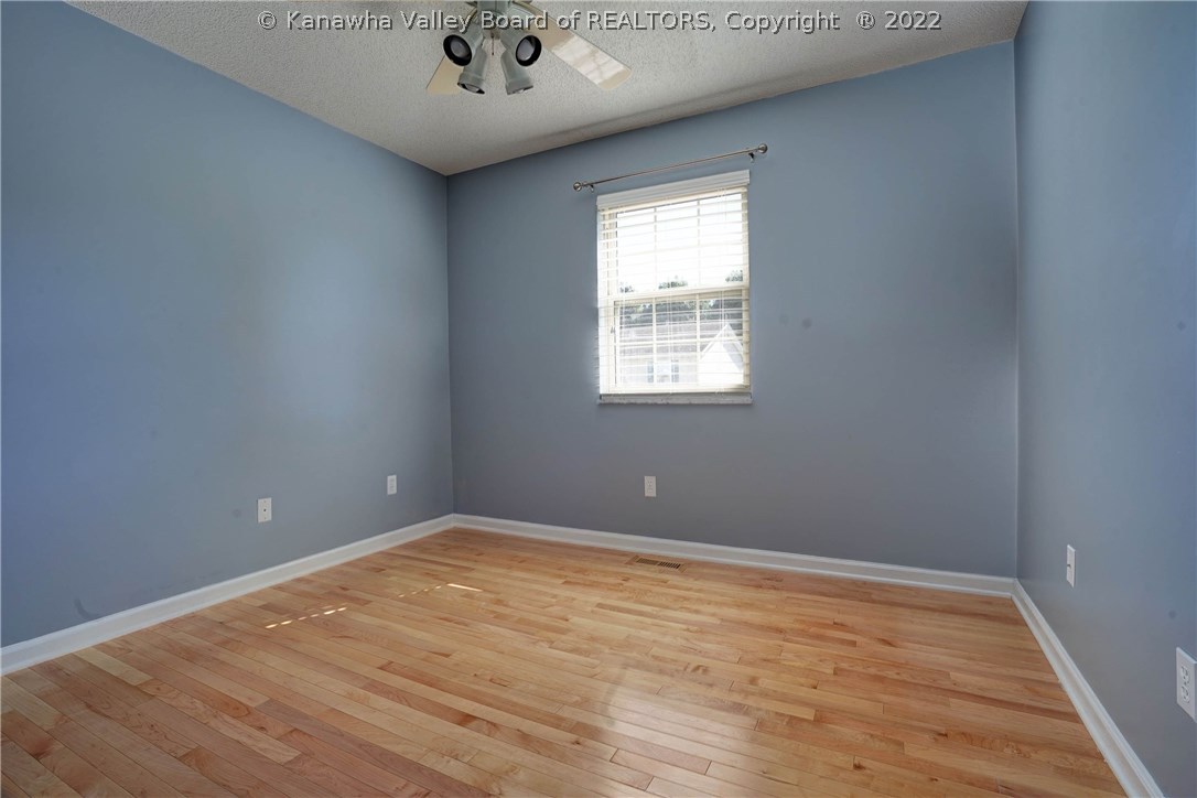 1 Grapevine Street Winfield, WV 25213 - Photo 13 of 30 Gallery Image 13