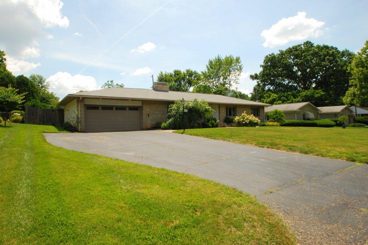 3036 Leeds Road Columbus, OH 43221 - Photo 3 of 46 Gallery Image 3