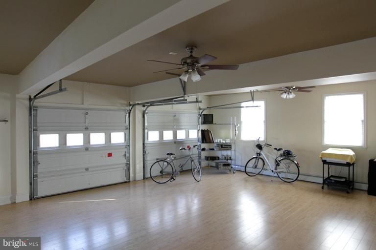 15400 Manor Road Monkton, MD 21111 - Photo 15 of 30 Attached garage